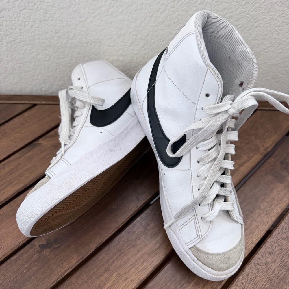 Nike Blazer Mid '77 Vintage Sneaker, SIZE
5.5Y M5.5 W7 White